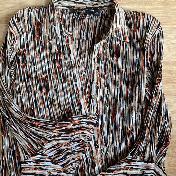 ESSENTIALS BY MILANO CREPY FUNKY TOP BELL SLEEVES FRINGED BOTTOM - Picture 2 of 16